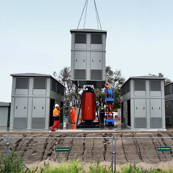 Verlegung von Landstrom am Calandkanaal