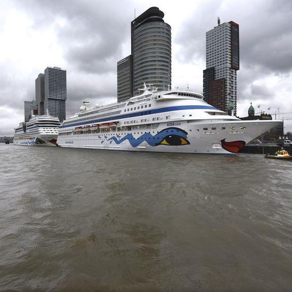 Die AIDA Cara und AIDA Mar an der Wilheminakade Rotterdam