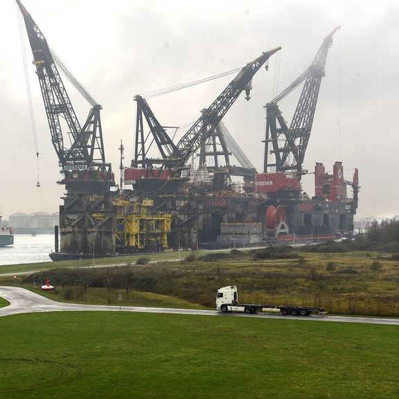 Heeremas Thialf & Sleipnir im Hafen von Rotterdam