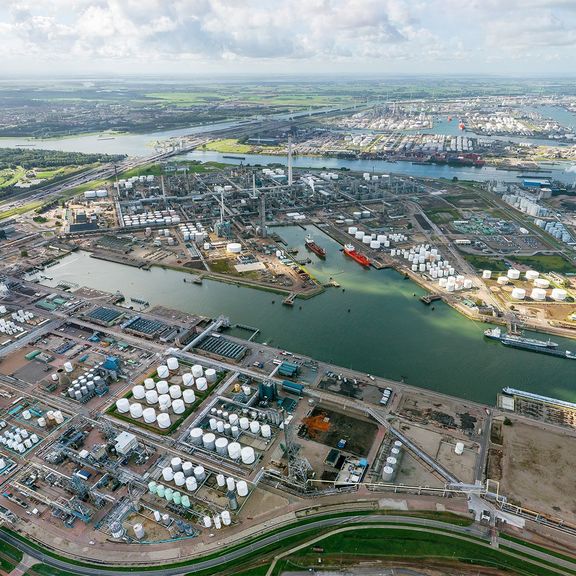 Botlek & Pernis vanuit de lucht