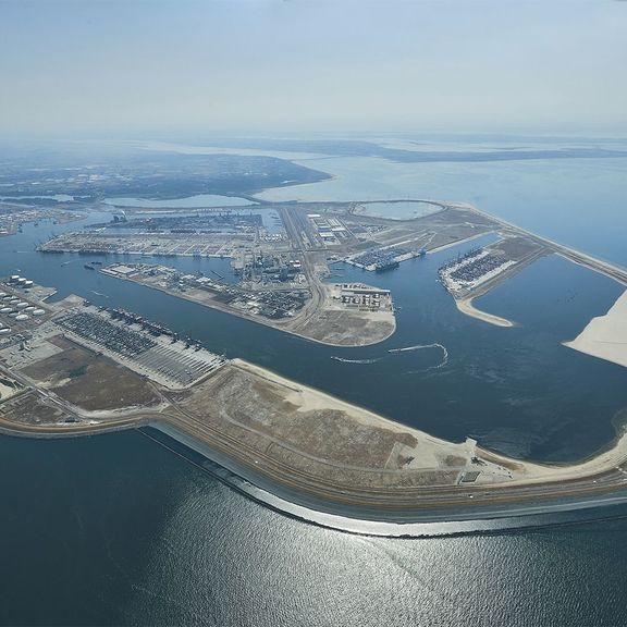 Maasvlakte 2 vanuit de lucht