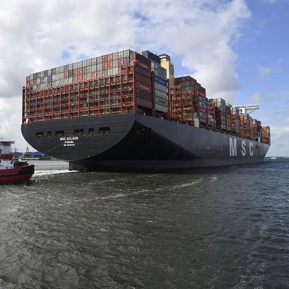 Rotterdamse aankomst van de MSC Gülsün, het grootste containerschip ter wereld