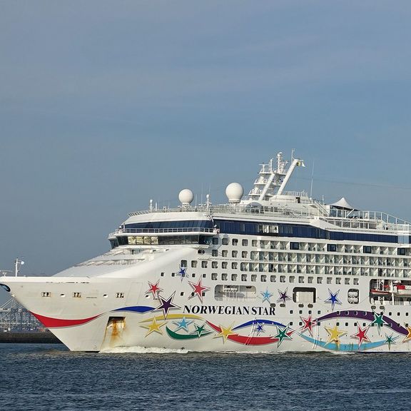 Cruiseschip Norwegian Star in Rotterdam
