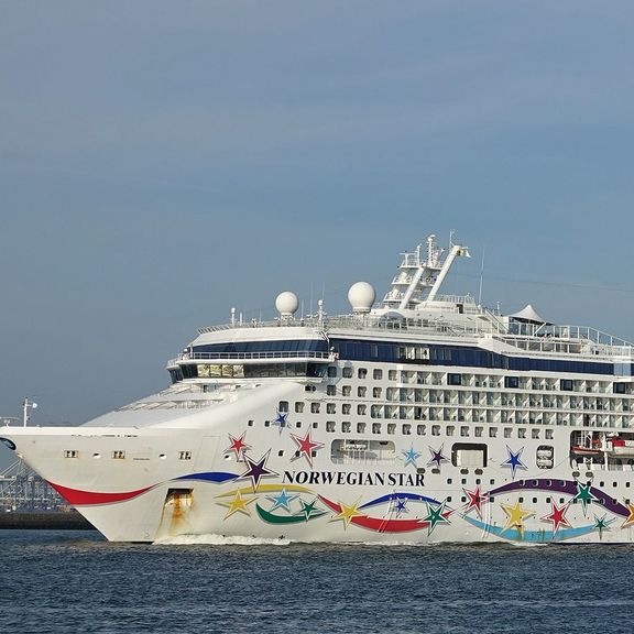 Kreuzfahrtschiff Norwegian Star in Rotterdam