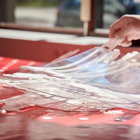 Snijlab manufactures face shields for Erasmus MC