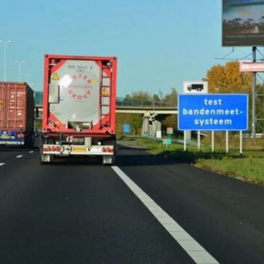 Het bandenmeetsysteem op de snelweg