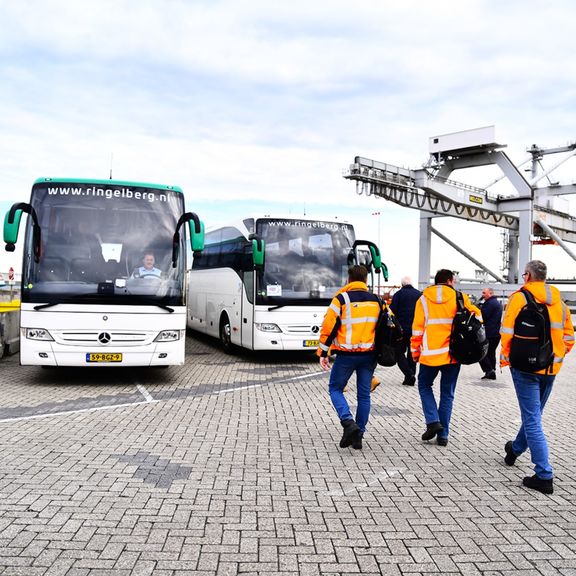 Woon- werkverkeer in de haven