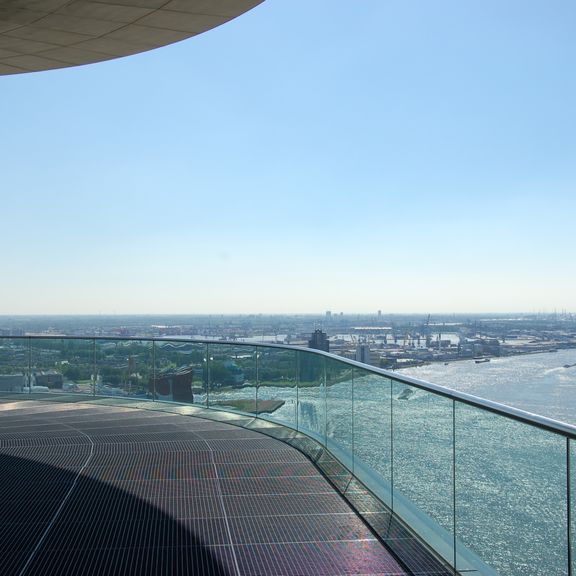 World Port Center met uitzicht