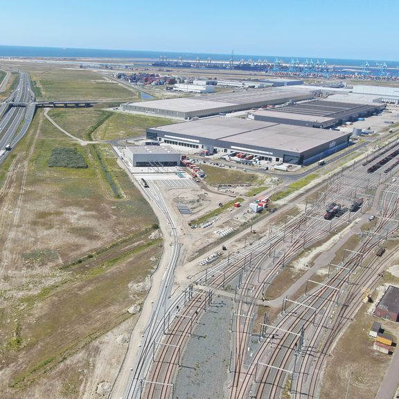 Luchtfoto Maasvlakte 2