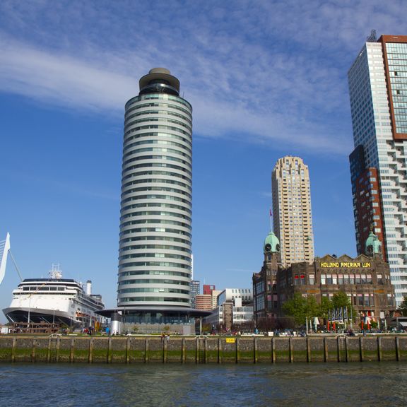 Kop van Zuid with the MS Rotterdam