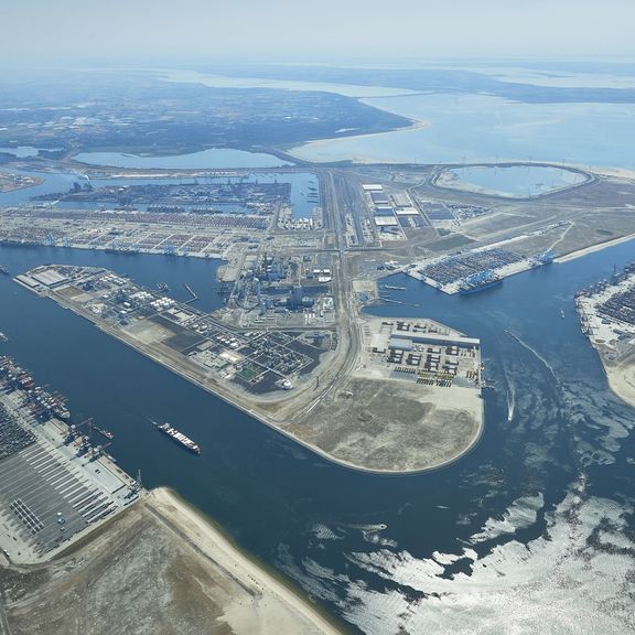 Luchtfoto Maasvlakte