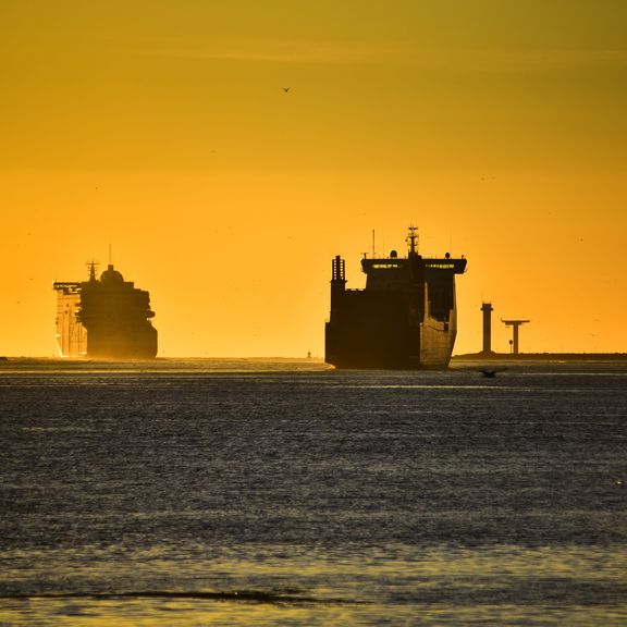 Zonsondergang Maasmond