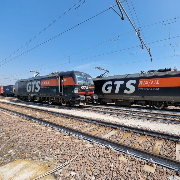 Electric GTS locomotives