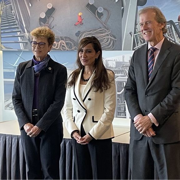 Allard Castelein with The U.S. Maritime Administration (U.S. MARAD) and the new U.S. Ambassador to the Netherlands Shefali Razdan Duggal