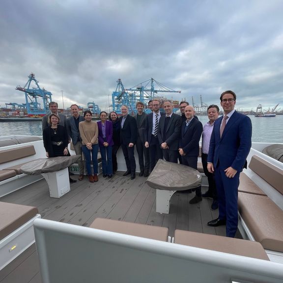 Members of parliament aboard the Nieuwe Maze