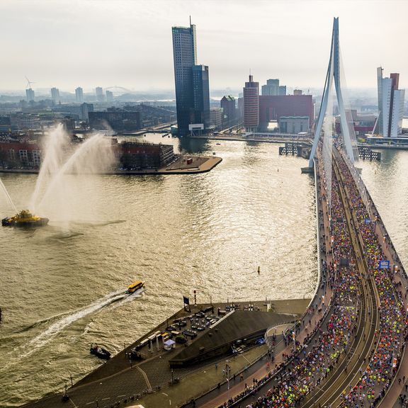 RPA geeft nautisch saluut bij start marathon