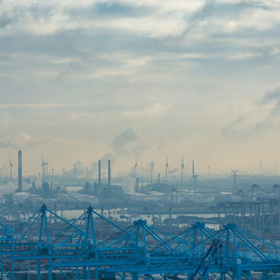 uitstoot van industrie in haven