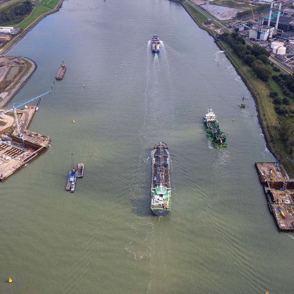 Luchtfoto locatie afzinking Maasdeltatunnel