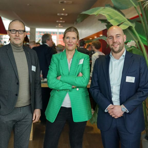 Vlnr: Erwin Verstraelen (Port of Antwerp-Bruges), Chantal Gouka (Routescanner), Maurice Delattre (Port of Amsterdam). Fotografie: Routescanner/Kim Los 