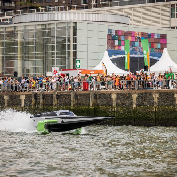 在2022年世界港口日展示活动中亮相的Racebird摩托艇（照片：Anne Reitsma）