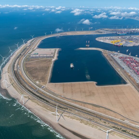 The Prinses Alexiahaven on Maasvlakte 2 seen from the air