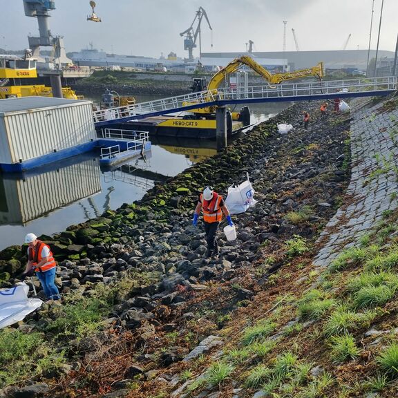 Schoonmaakacties uitgevoerd door de Taskforce in de Londenhaven