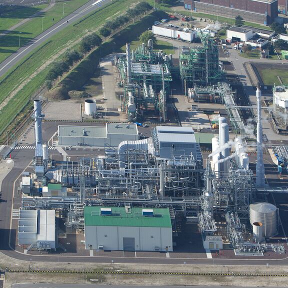 De waterstoffabriek van Air Products bij ExxonMobil in Rotterdam. Foto: Dick Sellenraad.