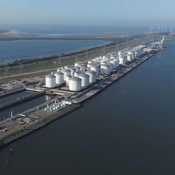 Das HES Hartel Tank Terminal auf der  Maasvlakte