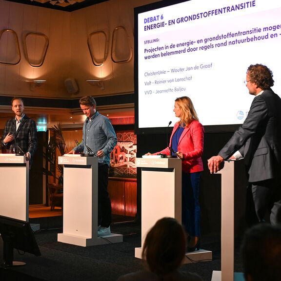 Kandidaat-Europarlementariërs debatteren over toekomst Rotterdamse haven