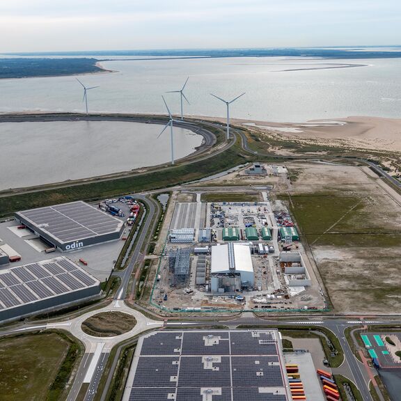 Luchtfoto conversiepark op Maasvlakte 2