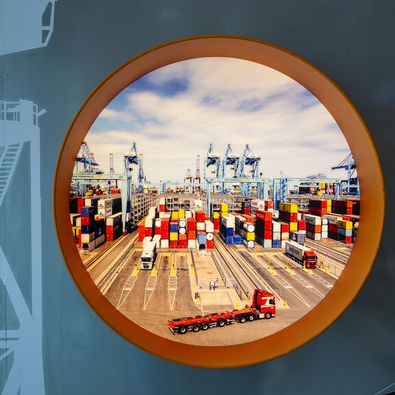 Lookthrough onto container terminal in Portlantis