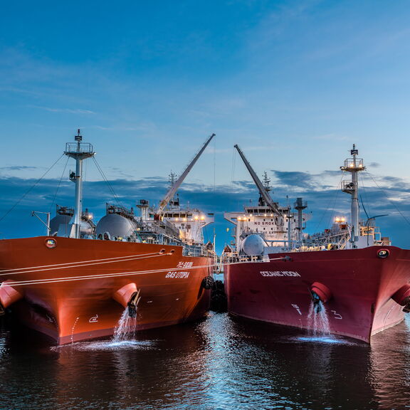 Im Jahr 2025 fand der erste Ammoniak-Umschlag im Hafen von Rotterdam statt. Foto: IJsbreker TV.