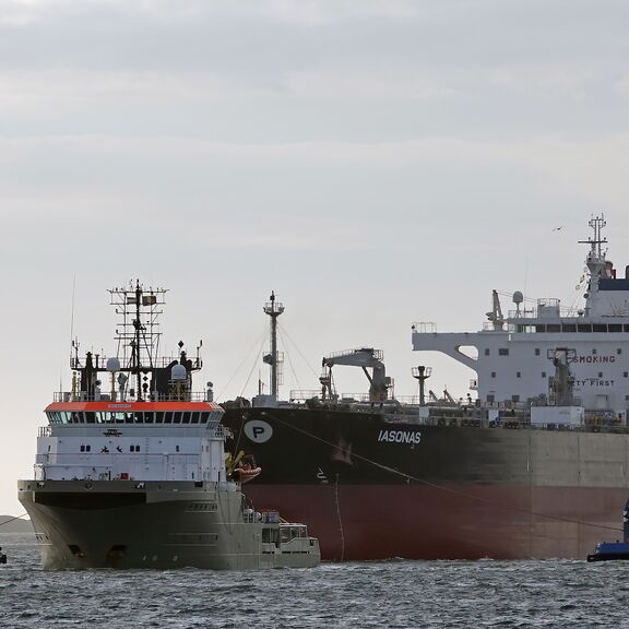 Tow services in the port of Rotterdam